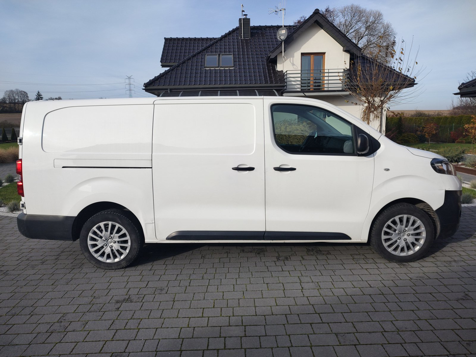 Zdjęcie prawej strony nadwozia