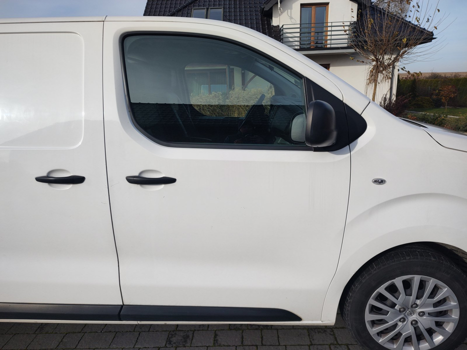 Zdjęcie drzwi przednich prawych wraz z szybą