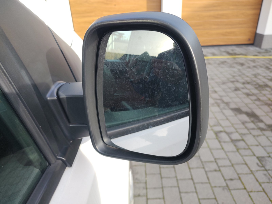 Zdjęcie zwierciadła lusterka prawego