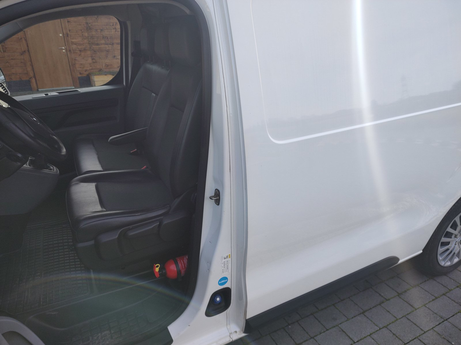 Zdjęcie słupka B lewego