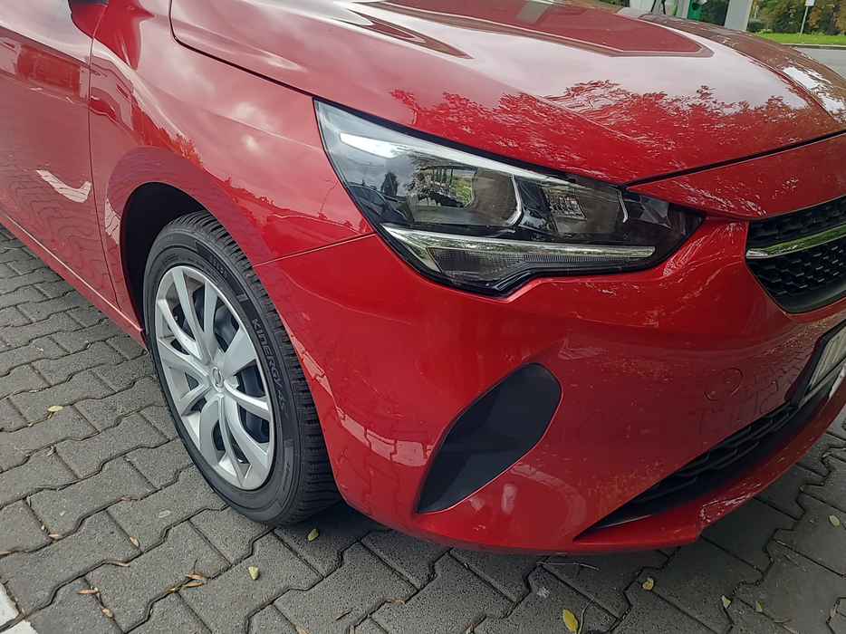 Zdjęcie oświetlenia przedniego i dolnego prawego