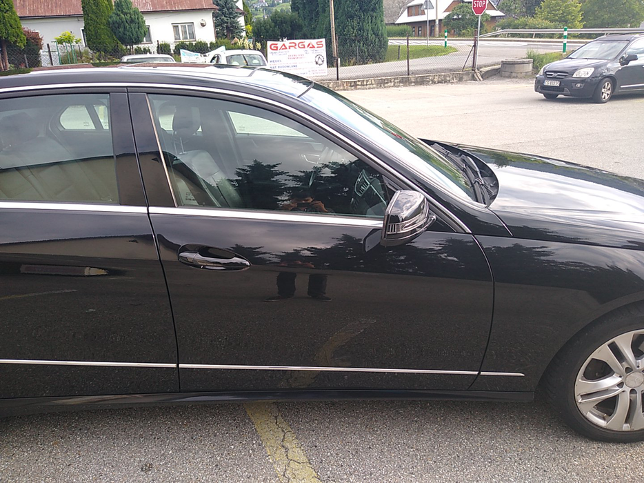 Zdjęcie drzwi przednich prawych wraz z szybą