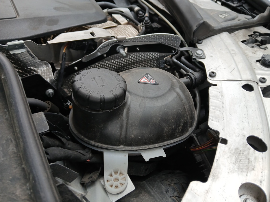 Zdjęcie zbiorniczka płynu chłodzącego