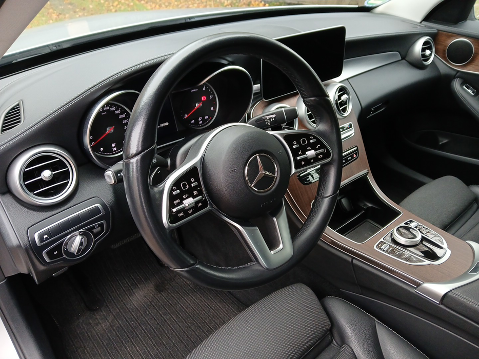 Zdjęcie kokpitu i kierownicy