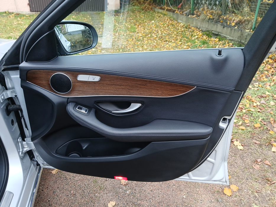 Zdjęcie tapicerki drzwi przednich prawych