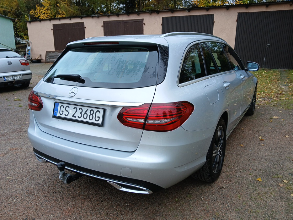 Zdjęcie po ukosie, prawy tył