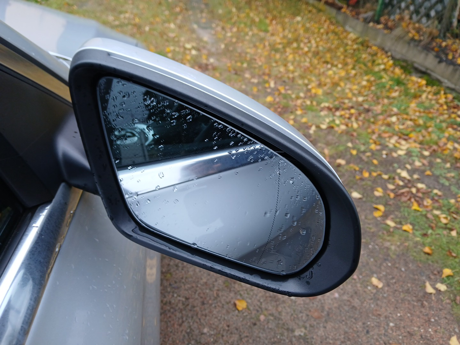 Zdjęcie zwierciadła lusterka prawego