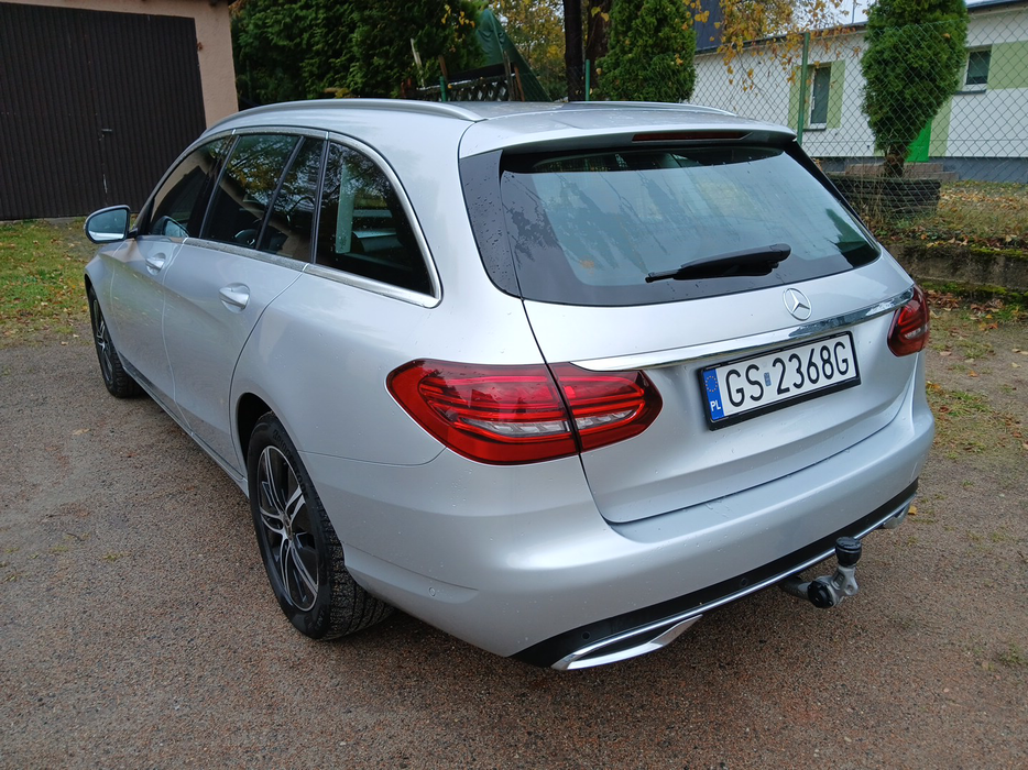 Zdjęcie po ukosie, lewy tył