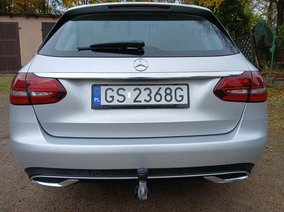 Zdjęcie pokrywy bagażnika