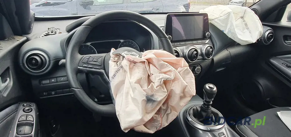 Zdjęcie wnętrza od kierowcy, przód