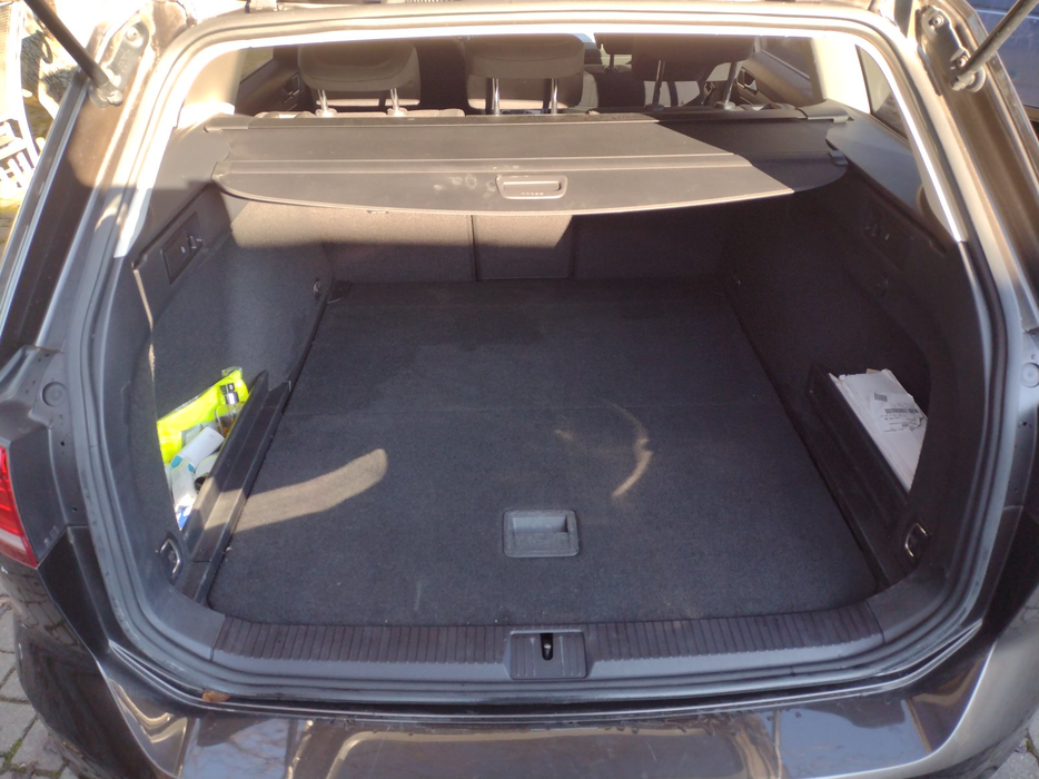 Zdjęcie przestrzeni bagażowej