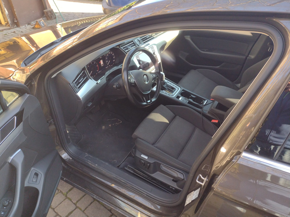 Zdjęcie wnętrza od kierowcy, przód