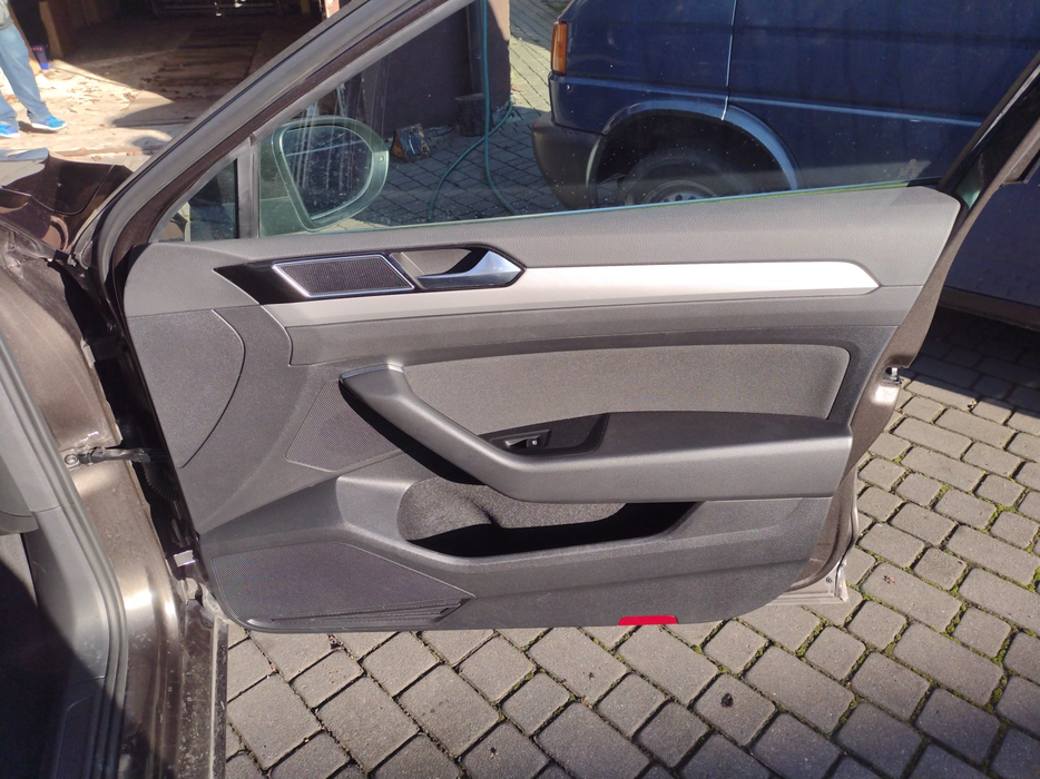 Zdjęcie tapicerki drzwi przednich prawych