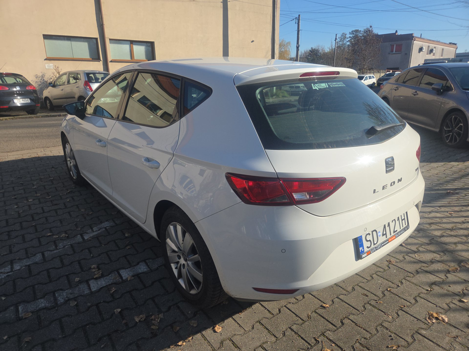 Zdjęcie po ukosie, lewy tył