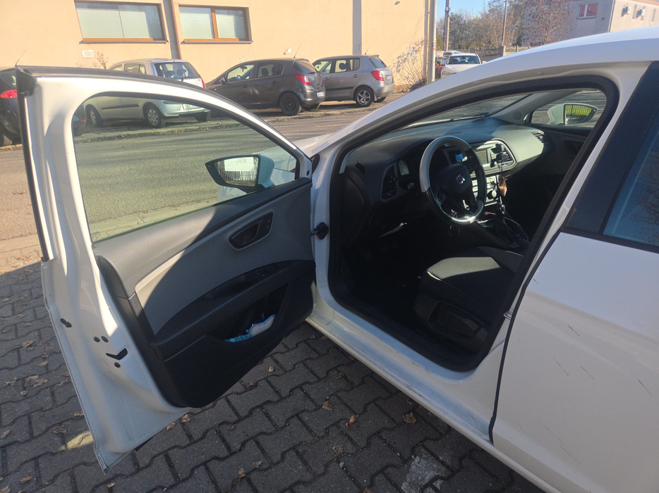 Zdjęcie wnętrza od kierowcy, przód