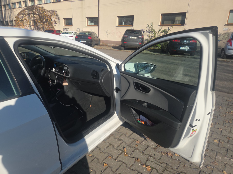 Zdjęcie wnętrza od pasażera, przód