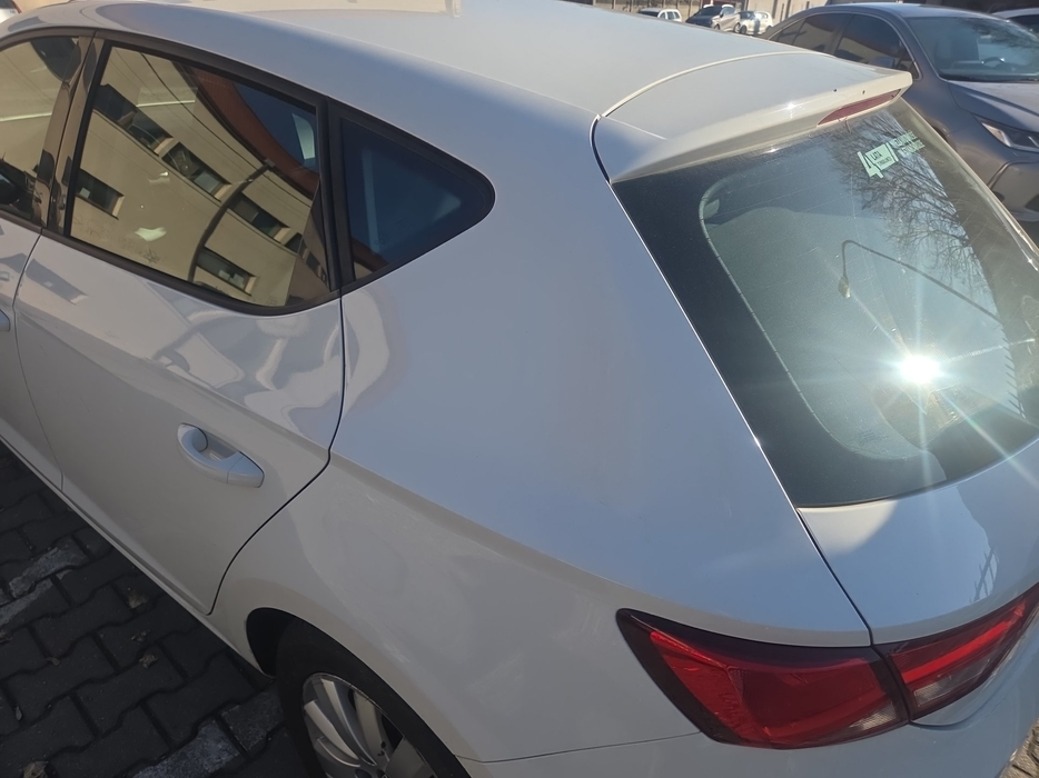 Zdjęcie słupka C lewego