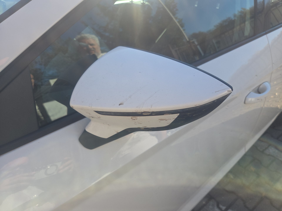 Zdjęcie obudowy lusterka lewego