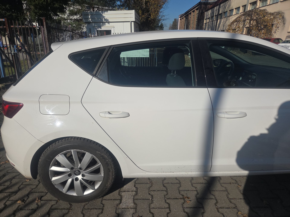 Zdjęcie drzwi tylnych prawych wraz z szybą