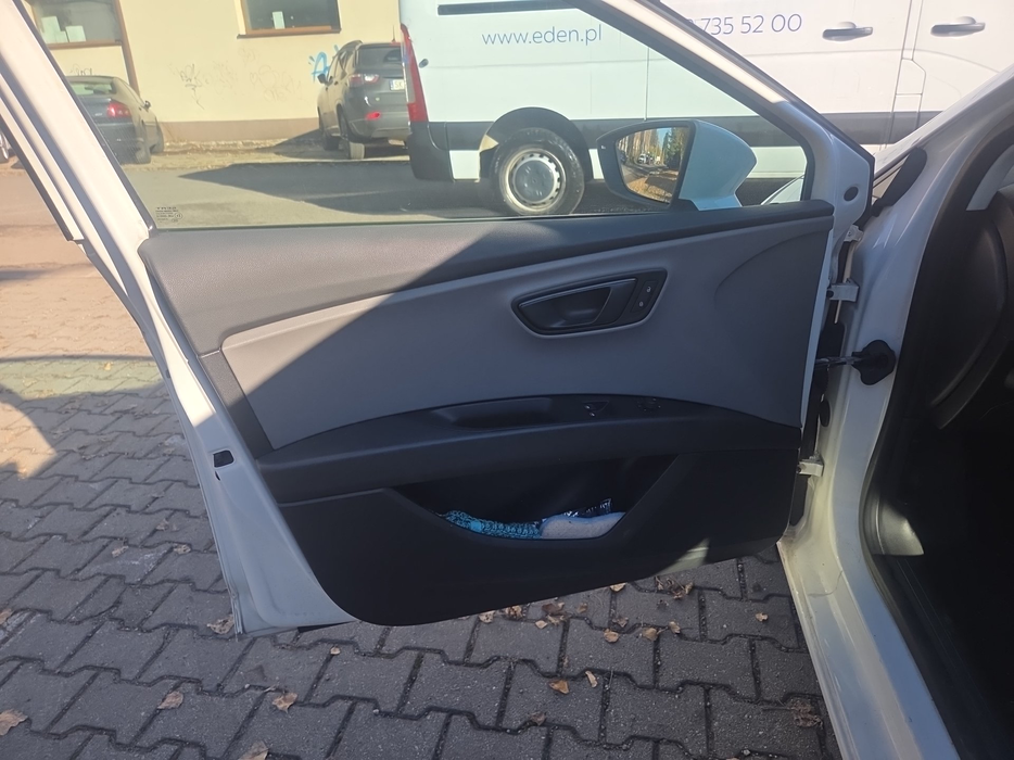 Zdjęcie tapicerki drzwi przednich lewych