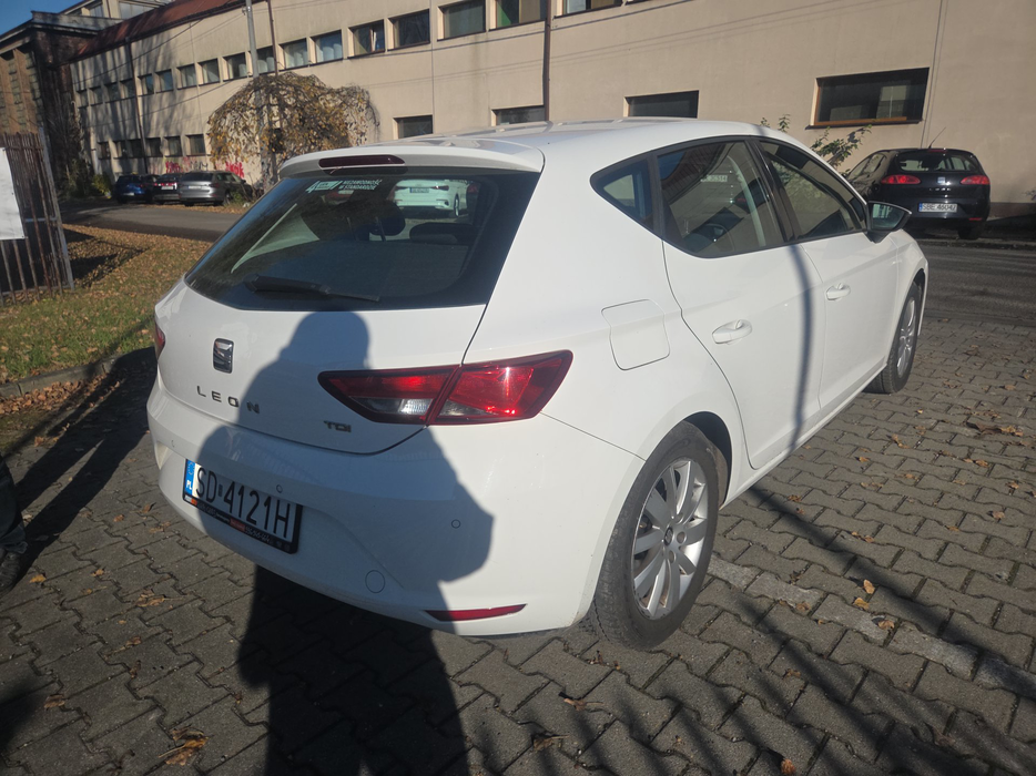 Zdjęcie po ukosie, prawy tył