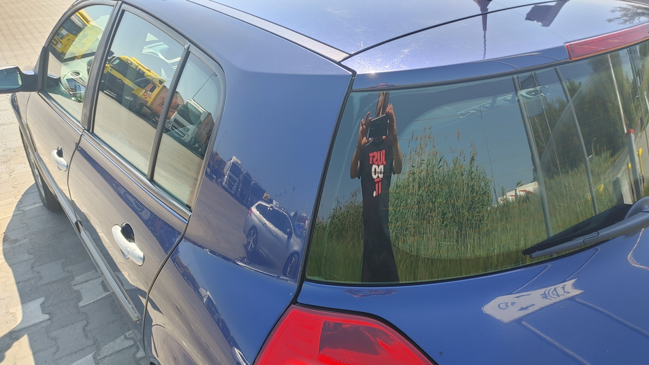 Zdjęcie słupka C lewego