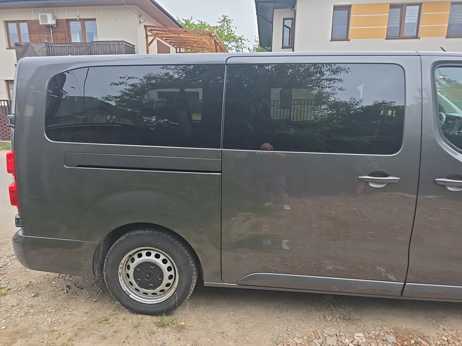 Zdjęcie prawej strony nadwozia