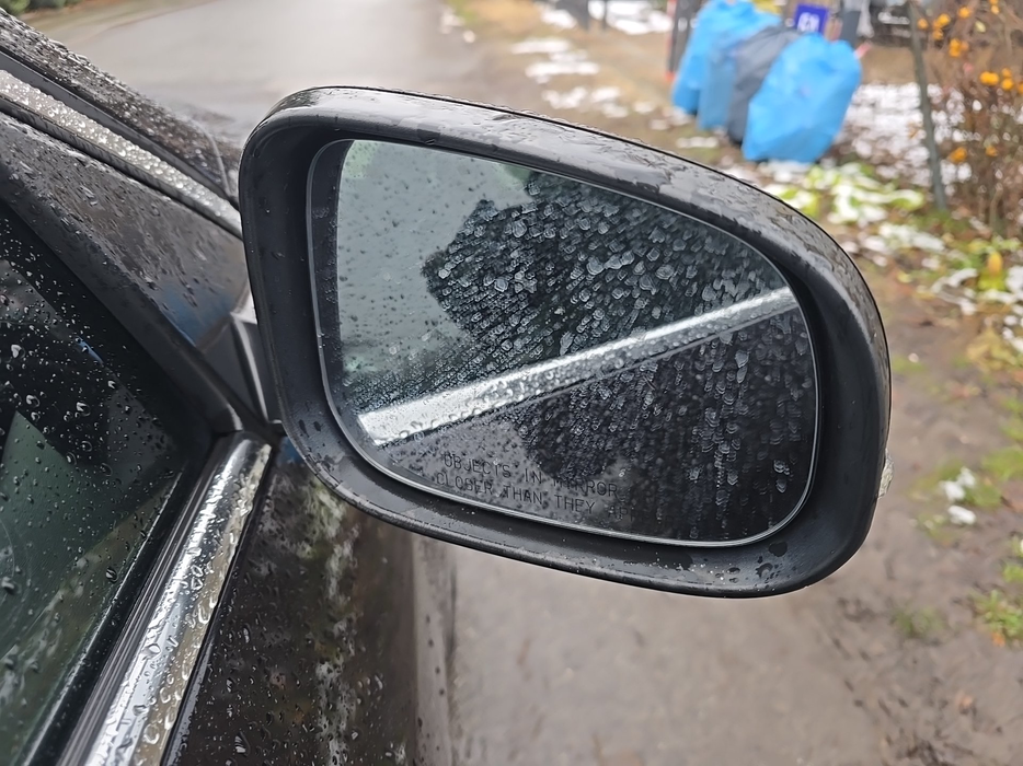 Zdjęcie zwierciadła lusterka prawego