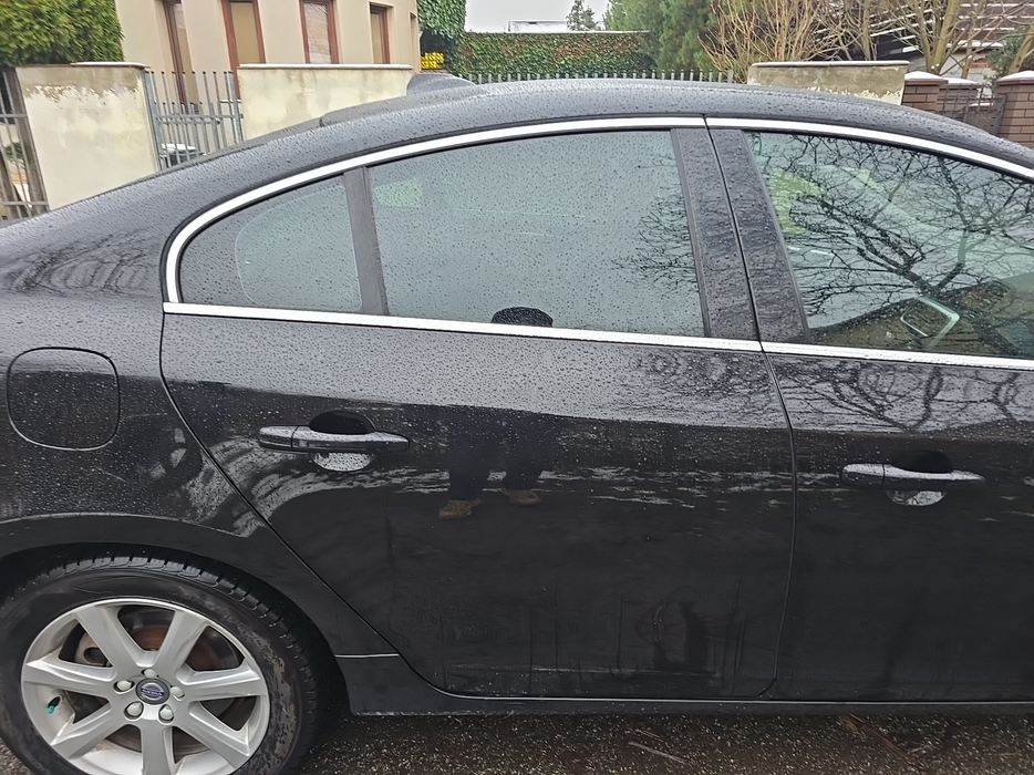 Zdjęcie drzwi tylnych prawych wraz z szybą