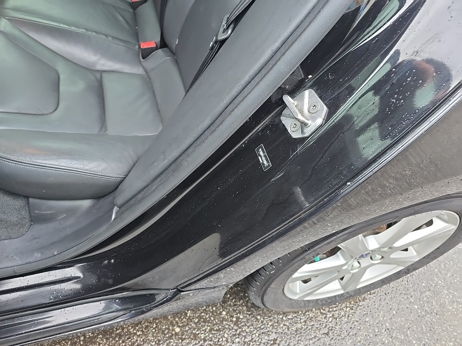 Zdjęcie słupka C lewego