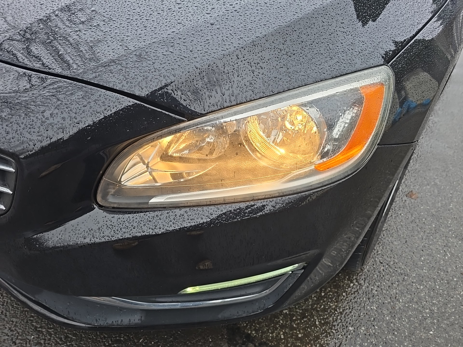 Zdjęcie oświetlenia przedniego i dolnego lewego