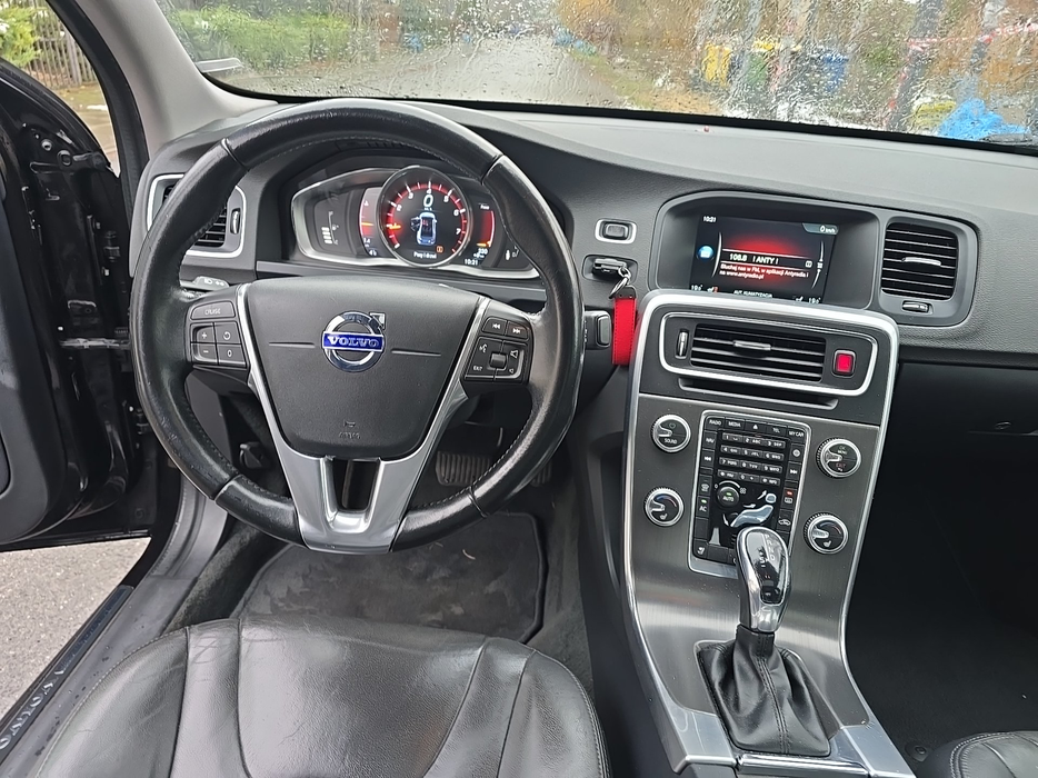 Zdjęcie kokpitu i kierownicy