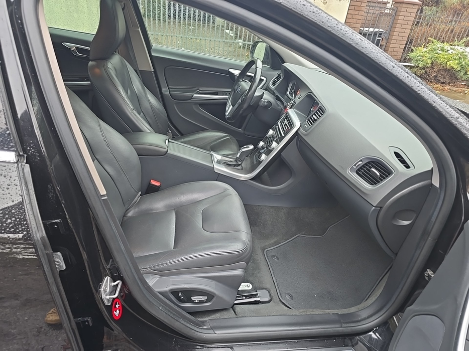 Zdjęcie wnętrza od pasażera, przód