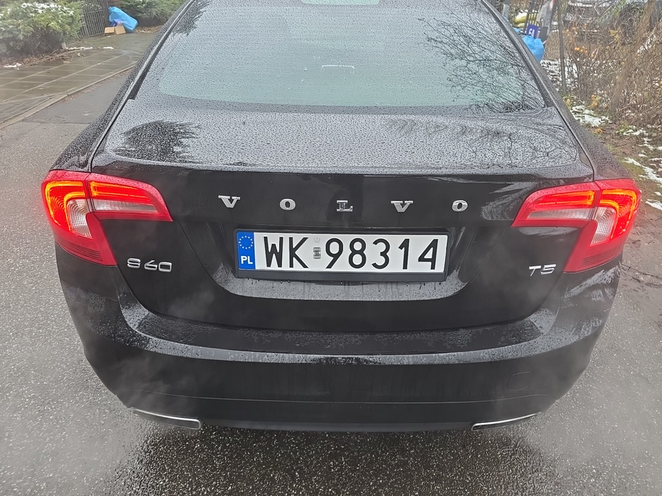 Zdjęcie pokrywy bagażnika