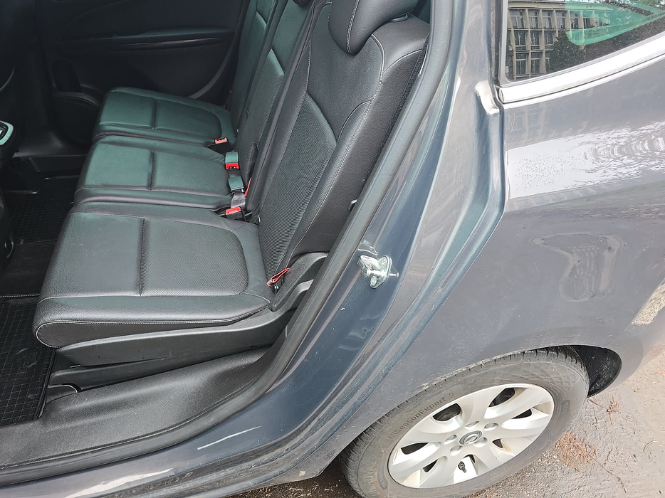 Zdjęcie słupka C lewego