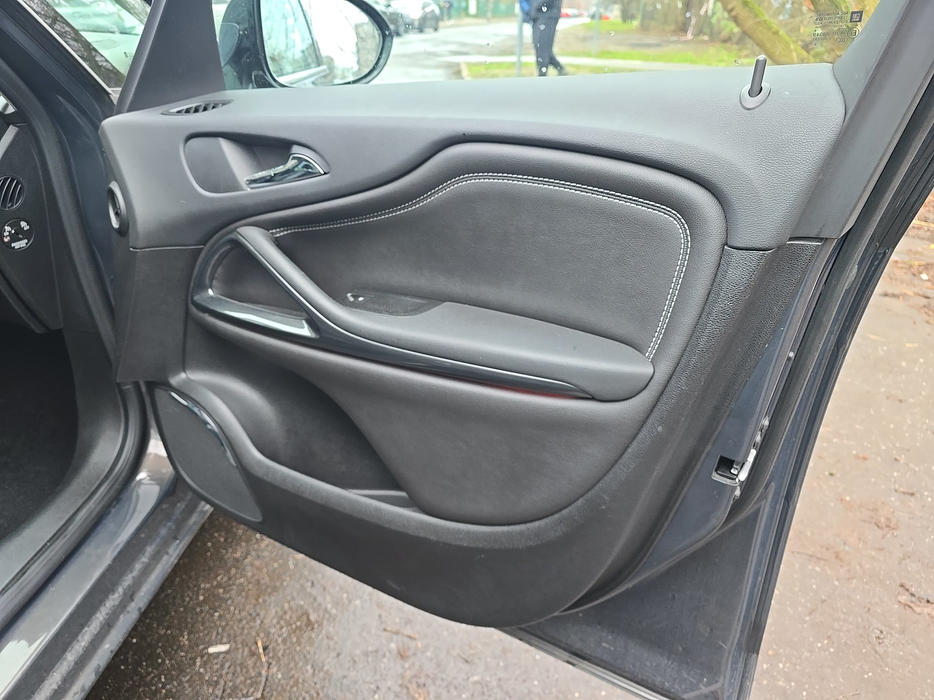 Zdjęcie tapicerki drzwi przednich prawych