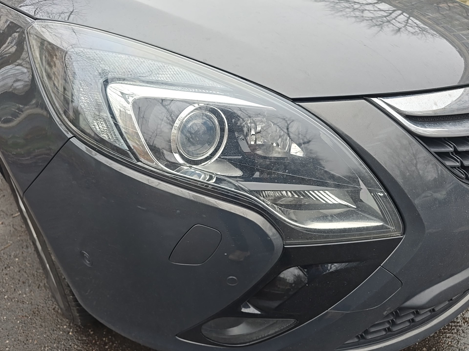 Zdjęcie oświetlenia przedniego i dolnego prawego