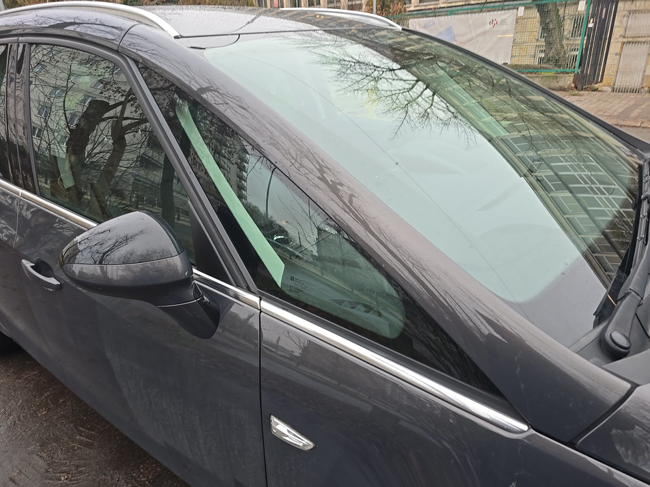 Zdjęcie słupka A prawego