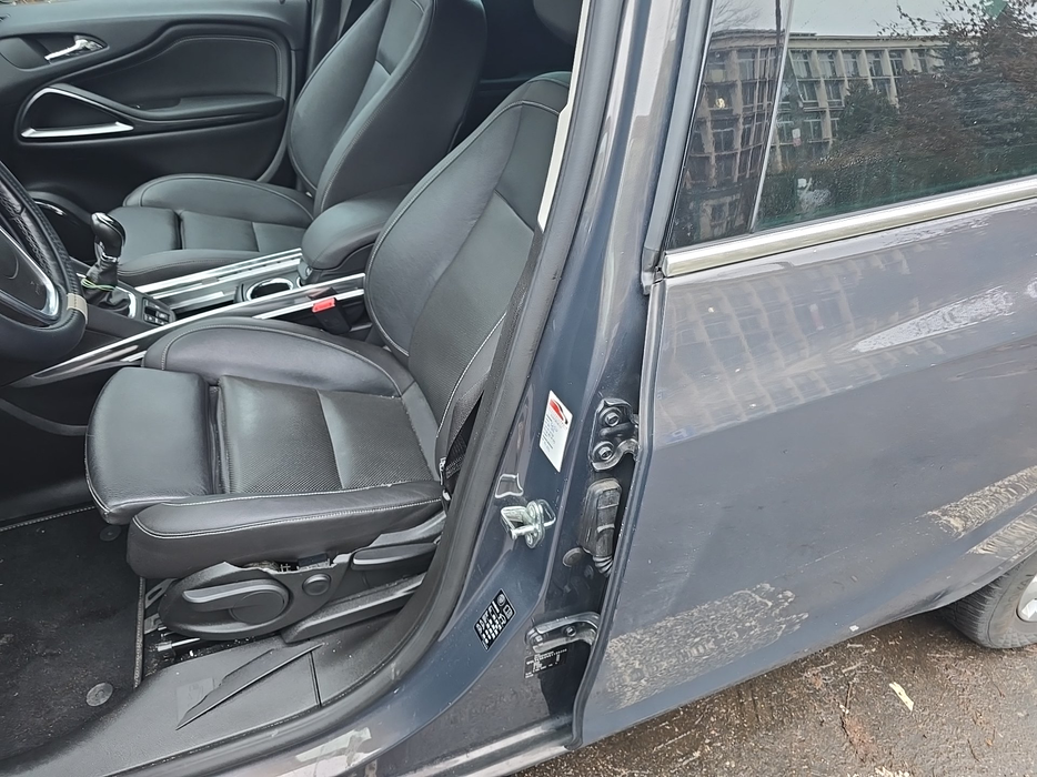 Zdjęcie słupka B lewego