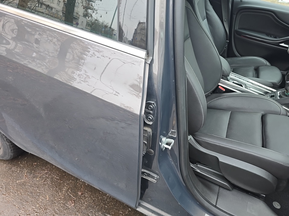 Zdjęcie słupka B prawego