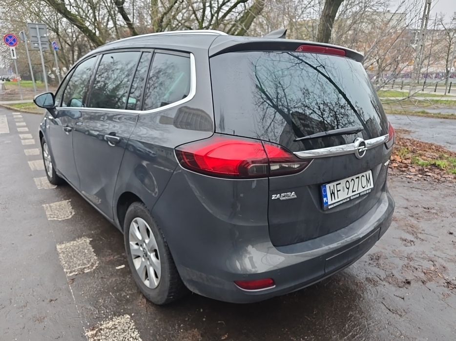 Zdjęcie po ukosie, lewy tył