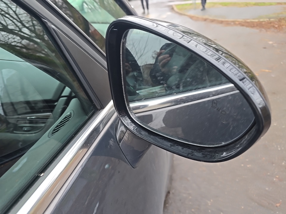 Zdjęcie zwierciadła lusterka prawego