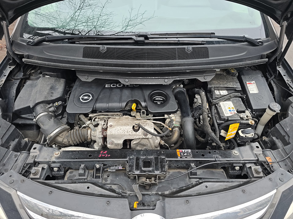 Zdjęcie wnętrza komory silnika