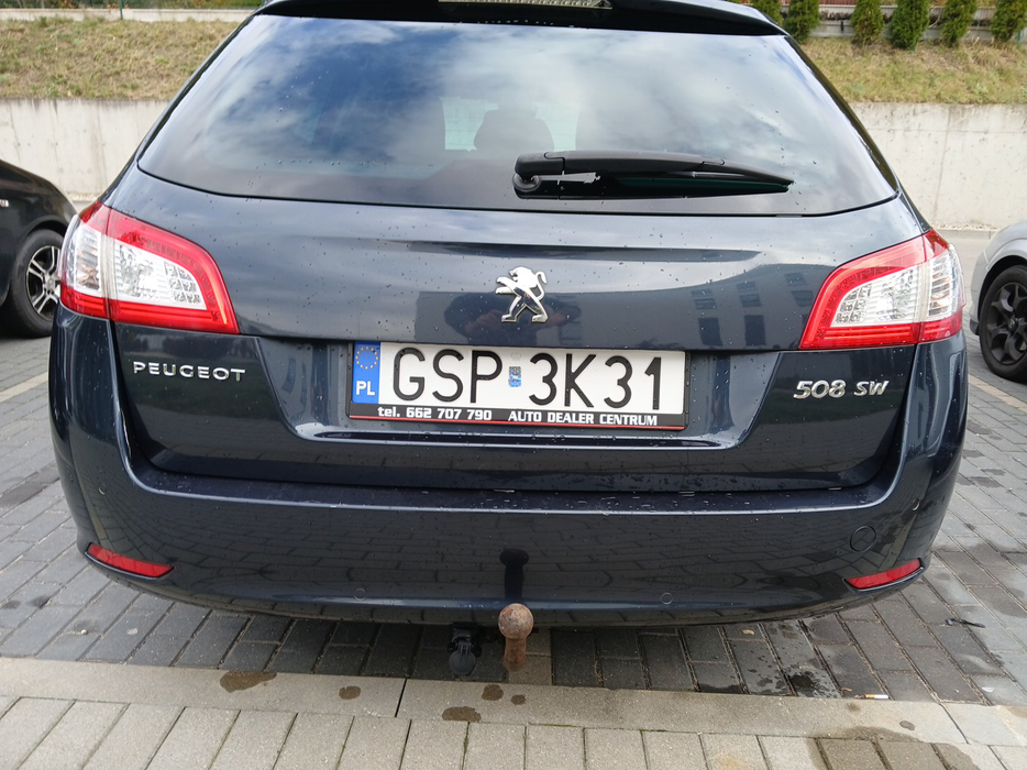 Zdjęcie pokrywy bagażnika