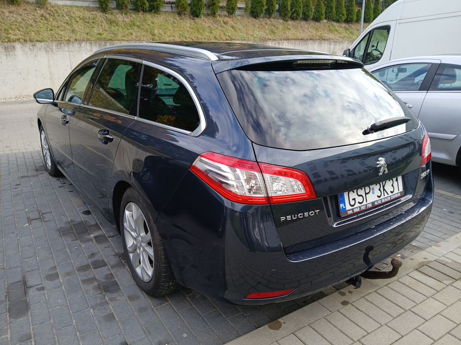 Zdjęcie po ukosie, lewy tył