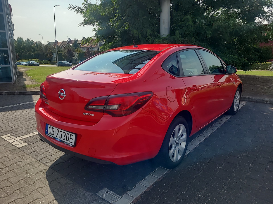 Zdjęcie po ukosie, prawy tył