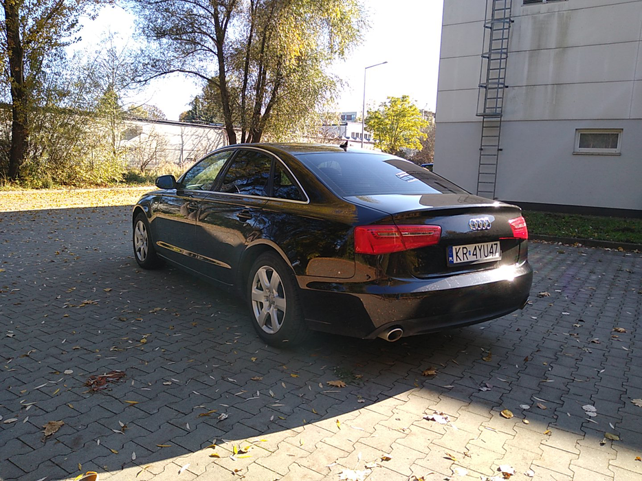 Zdjęcie po ukosie, lewy tył