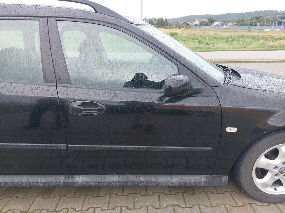 Zdjęcie drzwi przednich prawych wraz z szybą