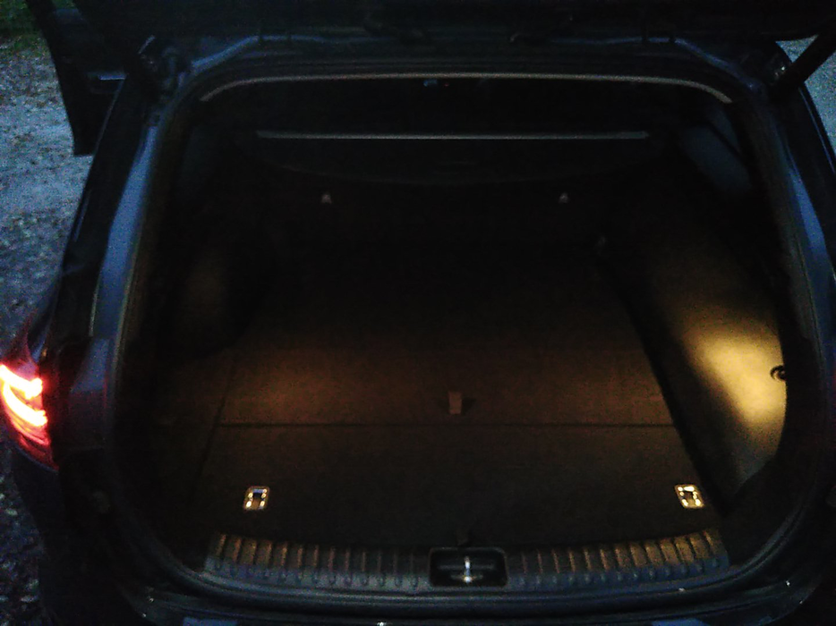 Zdjęcie przestrzeni bagażowej