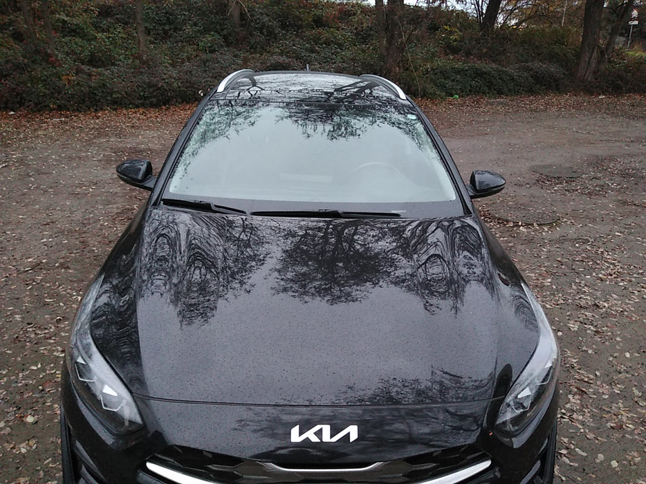 Zdjęcie pokrywy komory silnika